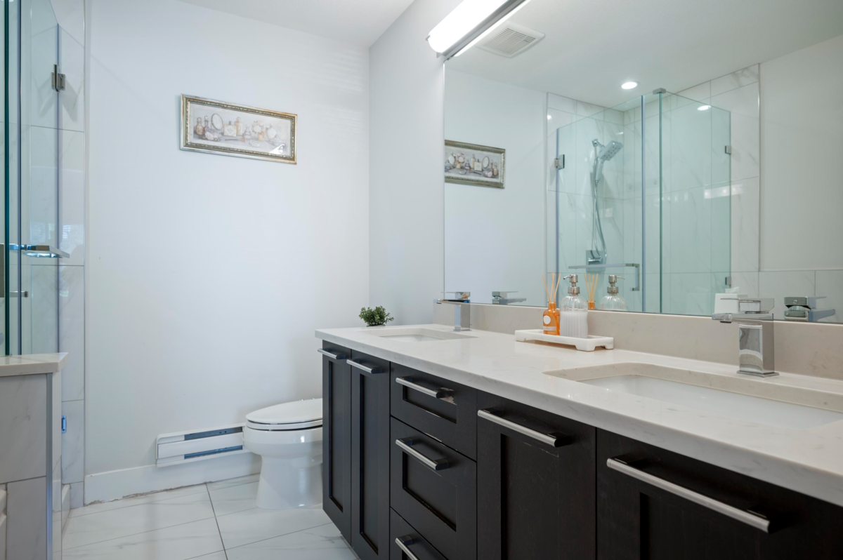 Laundry Room Photo of 20 16337 23a Avenue, Surrey, BC