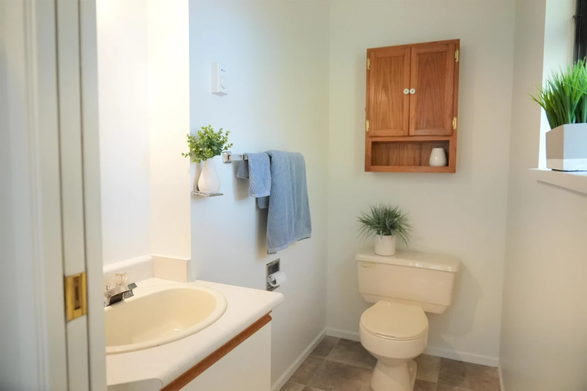 Basement Recreation Room Photo of 37150 Schooner Way, Pender Island, BC