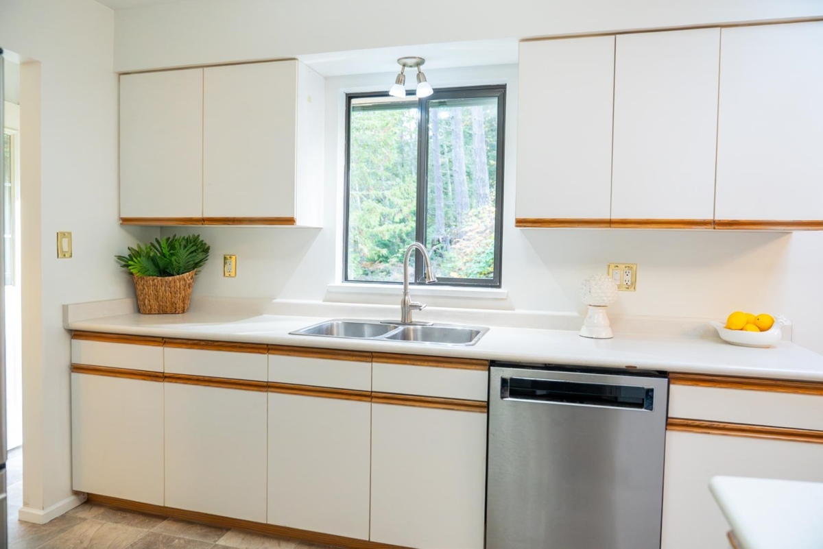 Guest Bathroom Photo of 37150 Schooner Way, Pender Island, BC