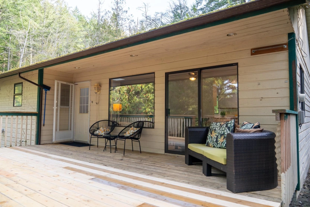 Living Room Photo of 37150 Schooner Way, Pender Island, BC