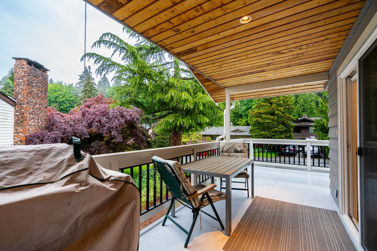 Entry Foyer Photo of 9005 Collings Way, Delta, BC
