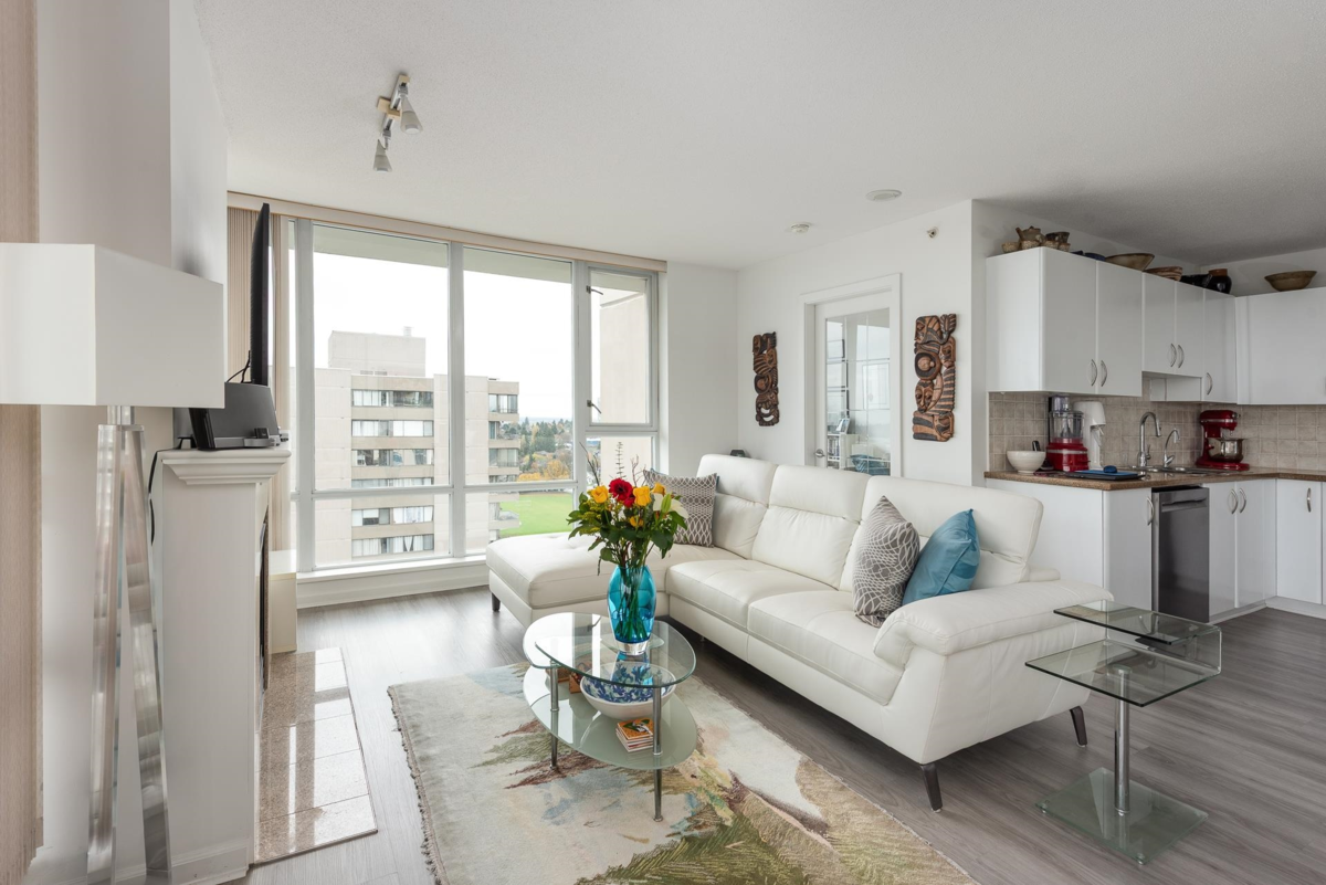 Dining Area Photo of 1701 720 Hamilton Street, New Westminster, BC