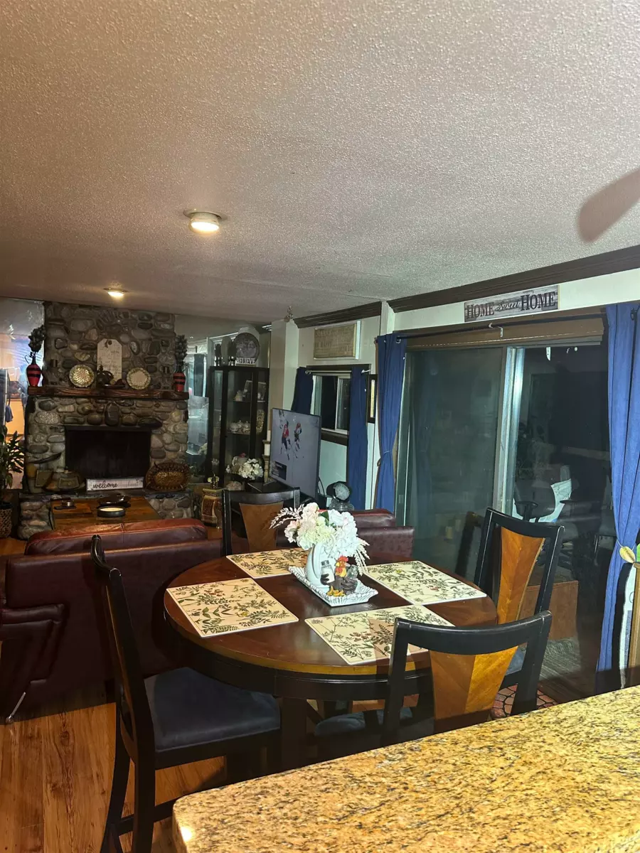 Dining Area Photo of 10956 128a Street, Surrey, BC