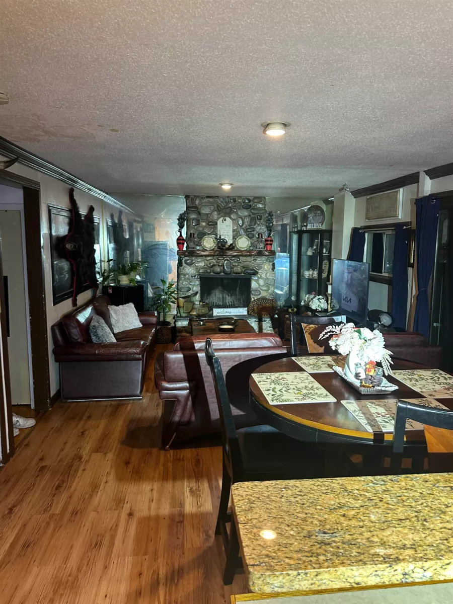 Family Room Photo of 10956 128a Street, Surrey, BC