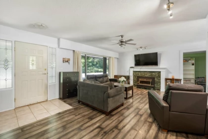 Kitchen Island Photo of 4108 196 Street, Langley, BC