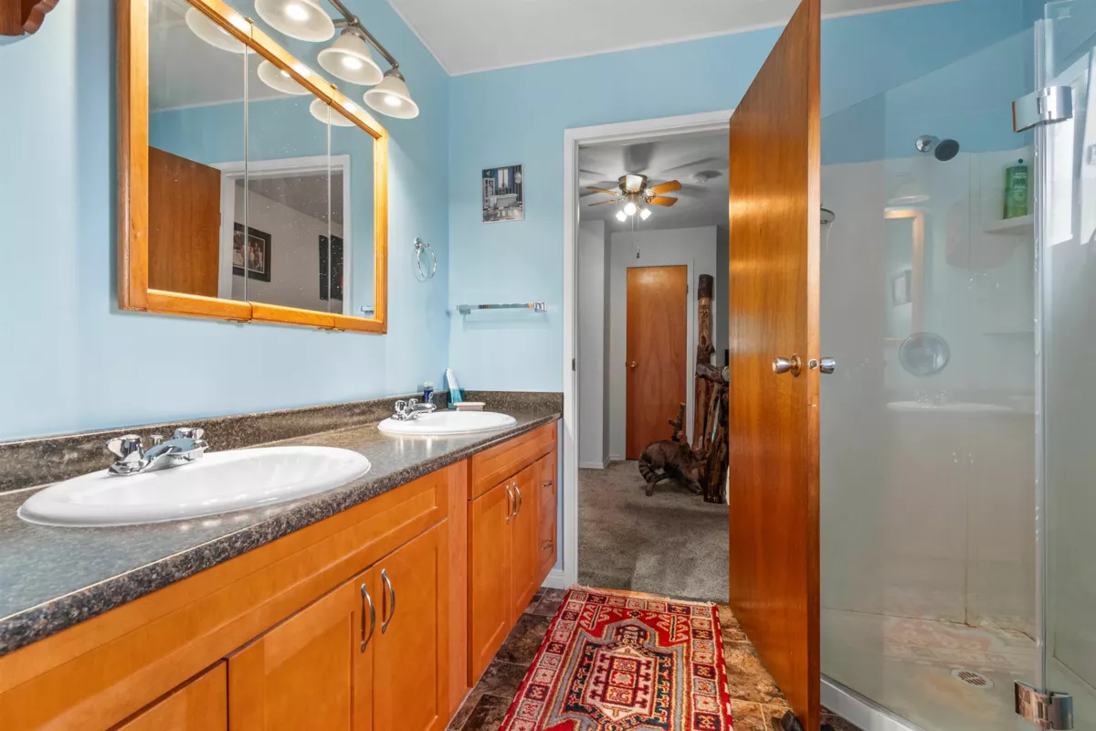 Entry Foyer Photo of 46186 Gore Avenue, Chilliwack, BC