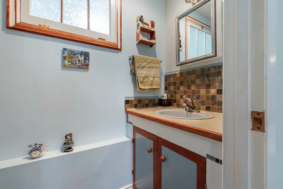 Garage Interior Photo of 46186 Gore Avenue, Chilliwack, BC