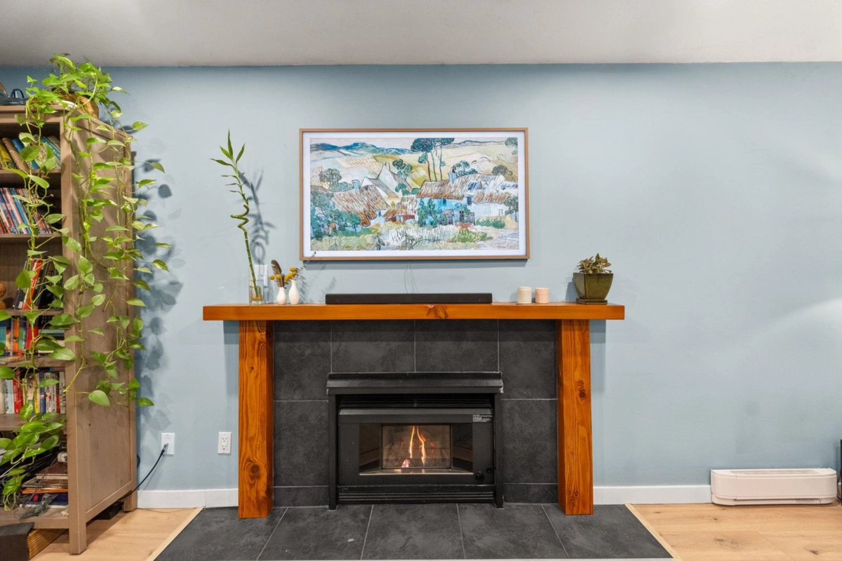 Dining Area Photo of 102 1689 E 4th Avenue, Vancouver, BC