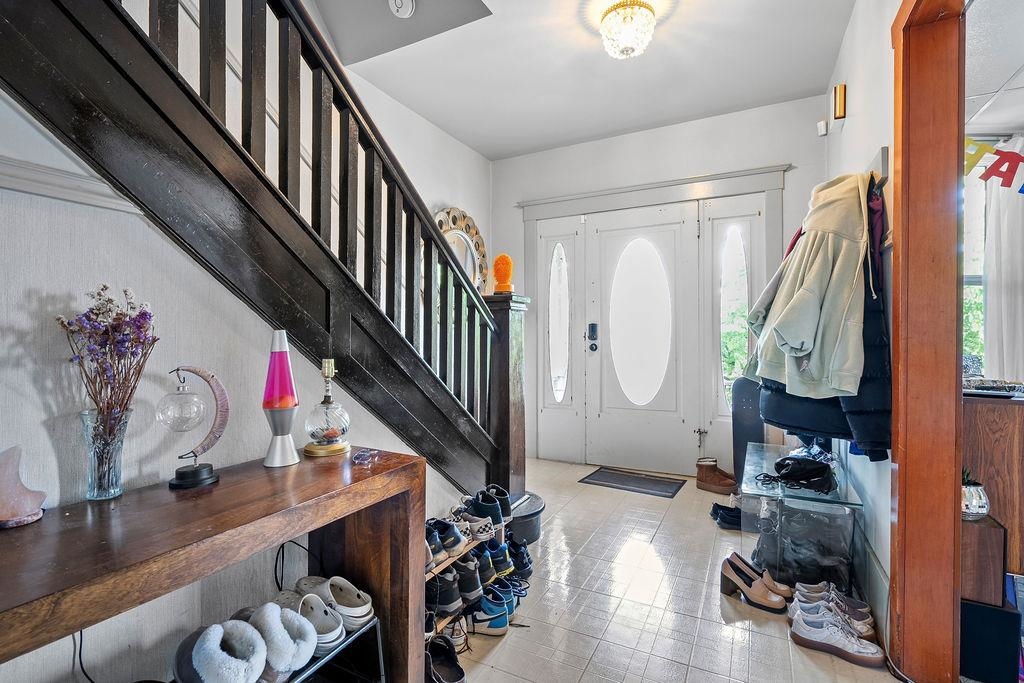 Basement Recreation Room Photo of 498 E 5th Avenue, Vancouver, BC