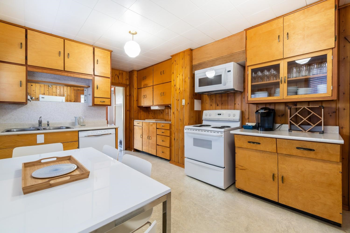 Bedroom 2 Photo of 498 E 5th Avenue, Vancouver, BC