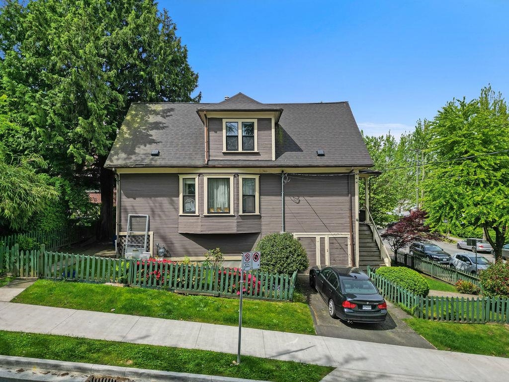 Entry Foyer Photo of 498 E 5th Avenue, Vancouver, BC