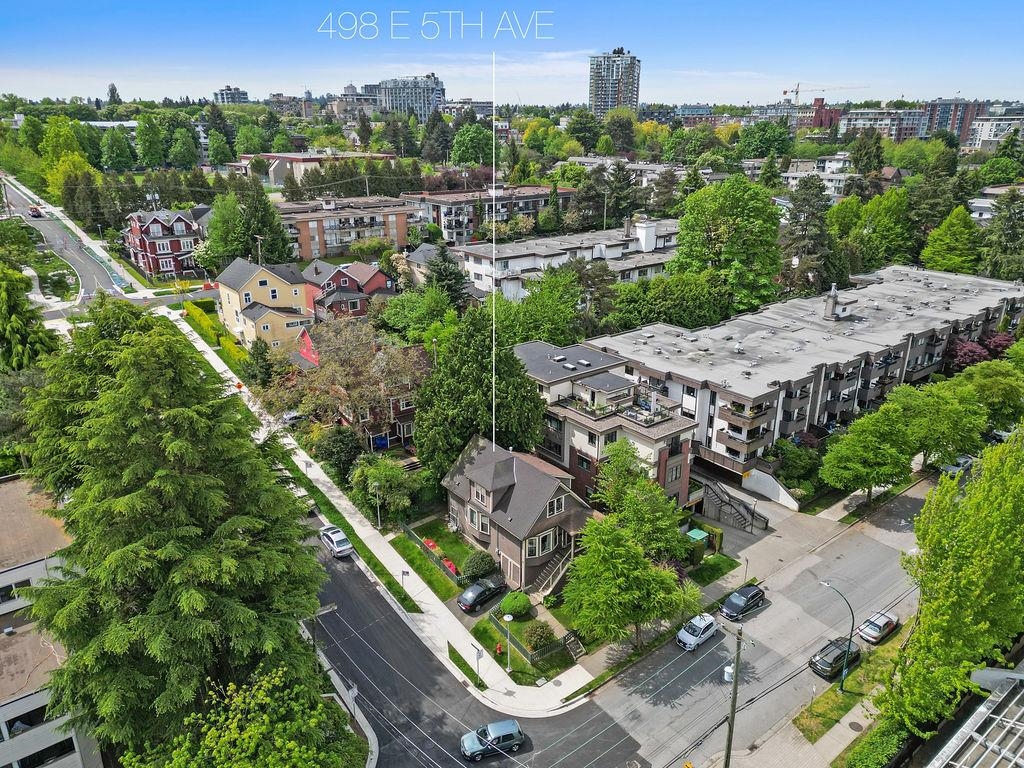 Family Room Photo of 498 E 5th Avenue, Vancouver, BC