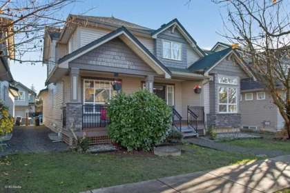7032 195a Street, Surrey, BC, Surrey — Single Family Residence for sale