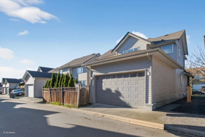 Kitchen Photo of 7032 195a Street, Surrey, BC