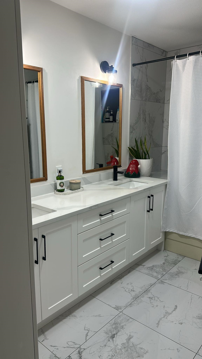 Kitchen Island Photo of 12737 Crescent Road, Surrey, BC