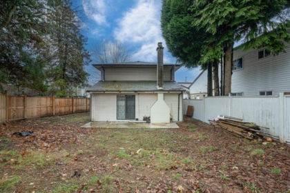 Basement Recreation Room Photo of 7366 128a Street, Surrey, BC