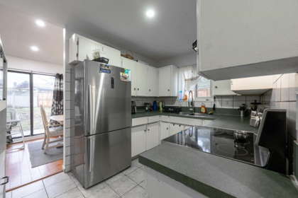 Kitchen Photo of 7366 128a Street, Surrey, BC
