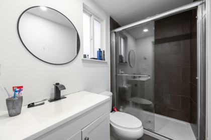Powder Room Photo of 7366 128a Street, Surrey, BC