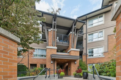 212 600 Klahanie Drive, Port Moody, BC, Port Moody — Apartment/Condo for sale
