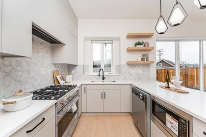 Kitchen Island Photo of 1 2837 Oliver Crescent, Vancouver, BC