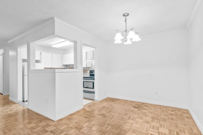 107 1555 Fir Street, White Rock, BC, White Rock — Apartment/Condo for sale