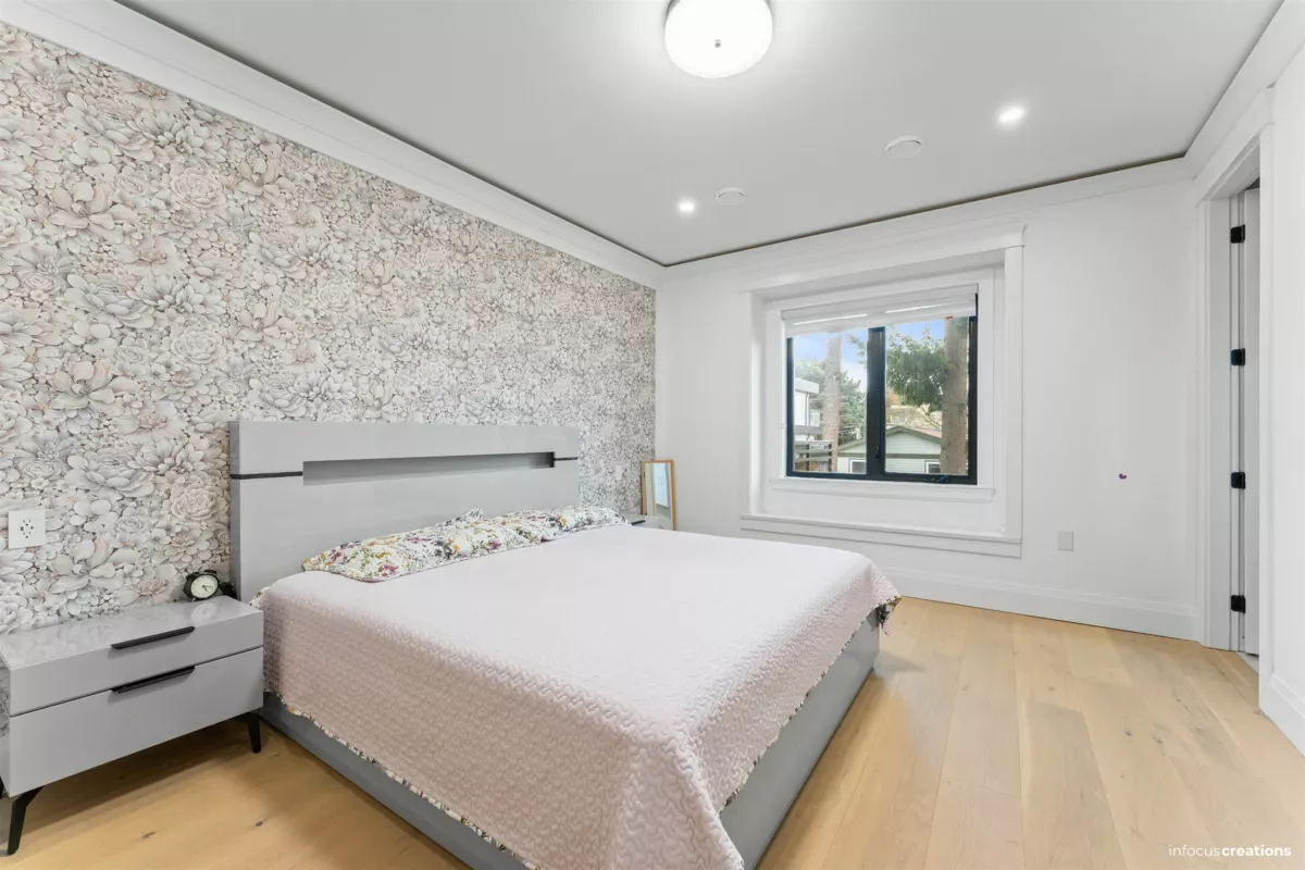 Hallway Photo of 7555 140a Street, Surrey, BC