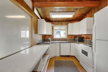 Laundry Room Photo of 21635 50a Avenue, Langley, BC