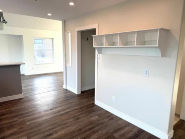 Walk-In Closet Photo of 522 Eaglecrest Drive, Gibsons, BC