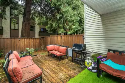 Laundry Room Photo of 17 33293 E Bourquin Crescent, Abbotsford, BC