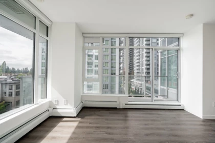 Walk-In Closet Photo of 717 13350 Central Avenue, Surrey, BC