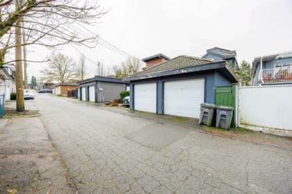Garden / Landscaping Photo of 4774 Knight Street, Vancouver, BC
