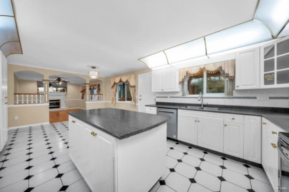 7866 14th Avenue, Burnaby, BC, Burnaby — Single Family Residence for sale