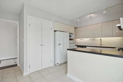 Basement Recreation Room Photo of 5A 1403 Beach Avenue, Vancouver, BC