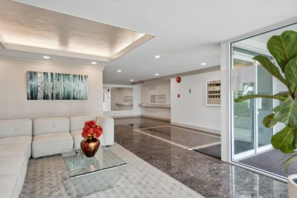 5A 1403 Beach Avenue, Vancouver, BC