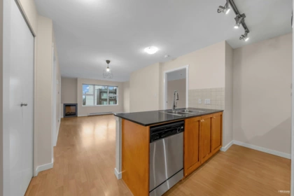 603 415 E Columbia Street, New Westminster, BC, New Westminster — Apartment/Condo for sale
