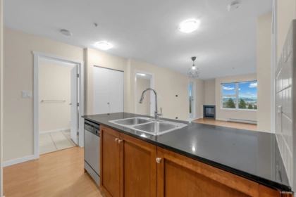 603 415 E Columbia Street, New Westminster, BC, New Westminster — Apartment/Condo for sale