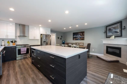 Kitchen Island Photo of 7923 Topper Drive, Mission, BC