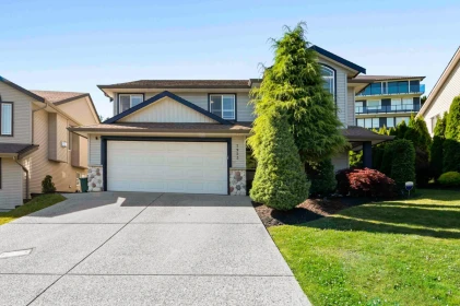 Swimming Pool Photo of 7923 Topper Drive, Mission, BC