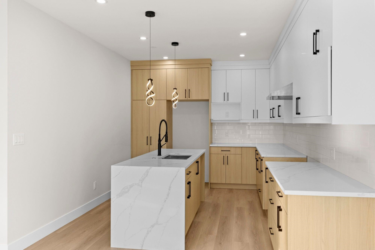 Breakfast Nook Photo of 8546 Dunbar Way, Mission, BC