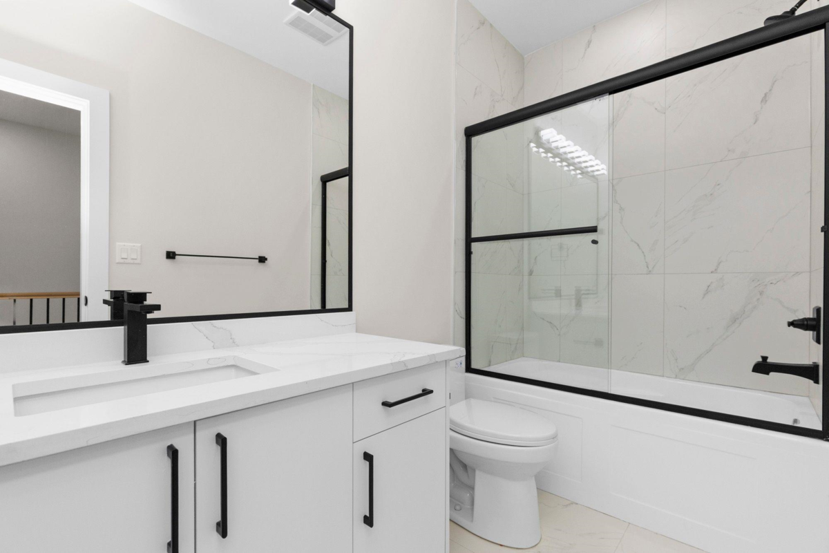 Hallway Photo of 8546 Dunbar Way, Mission, BC