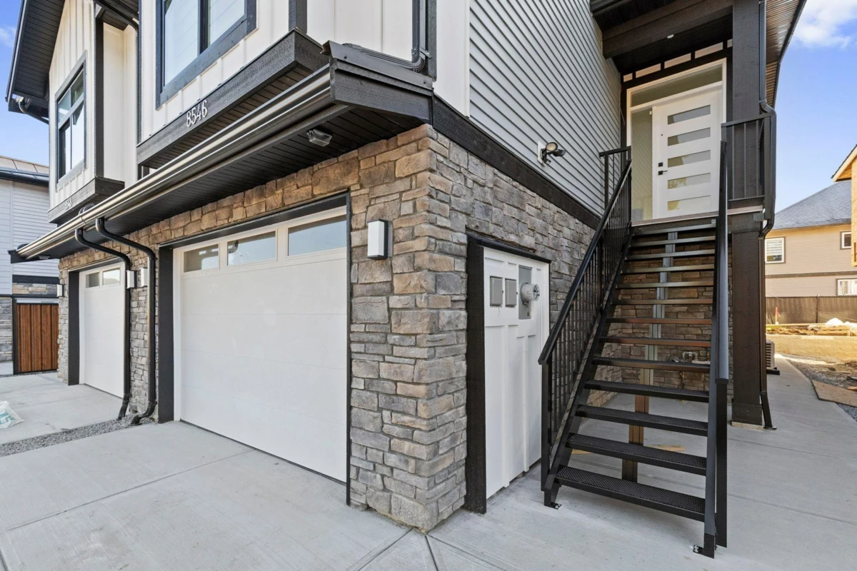 Living Room Photo of 8546 Dunbar Way, Mission, BC