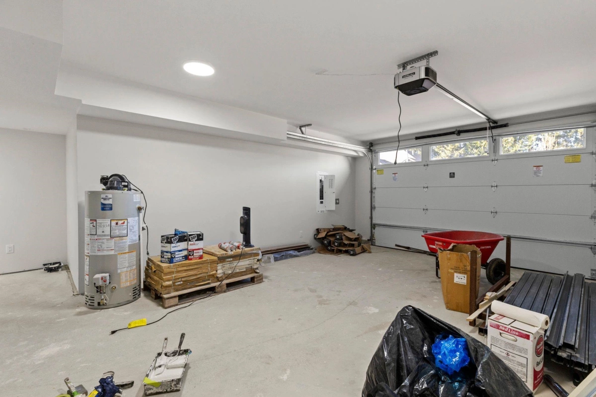 Swimming Pool Photo of 8546 Dunbar Way, Mission, BC