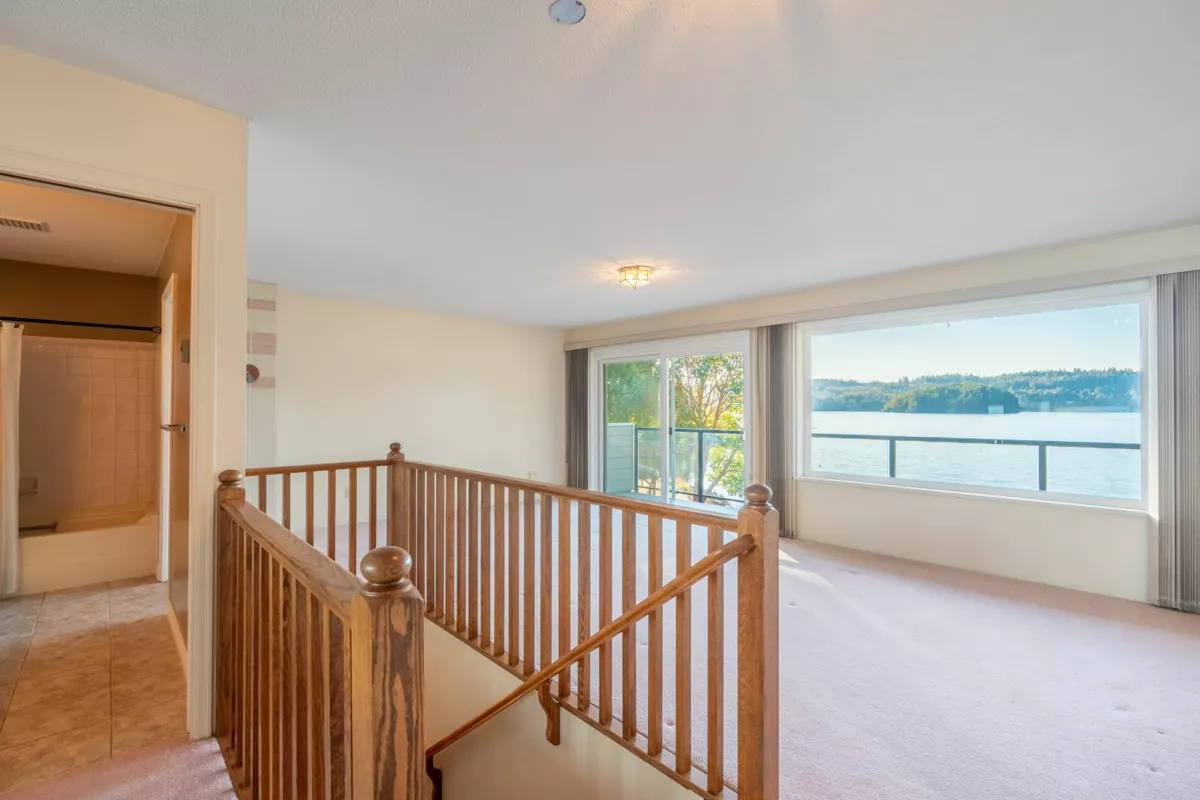 Office / Den Photo of 6343 Marmot Road, Sechelt, BC