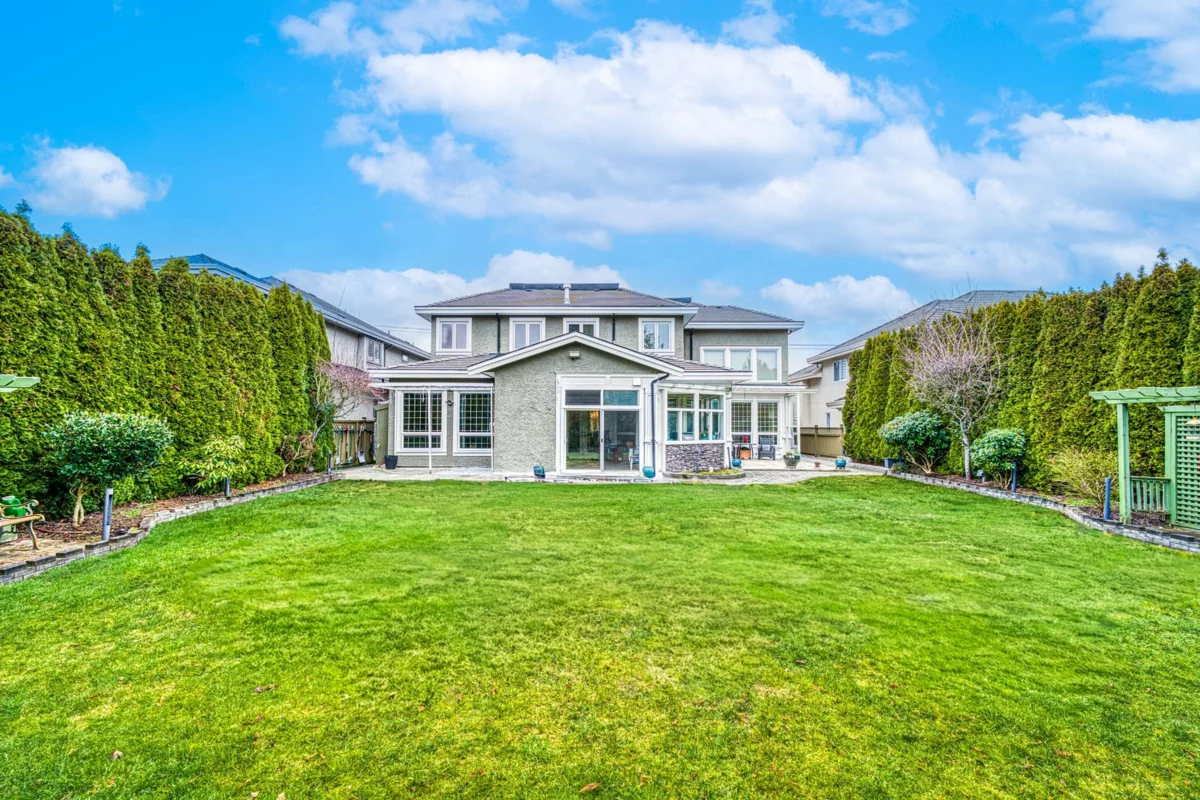 Entry Foyer Photo of 4180 Granville Avenue, Richmond, BC
