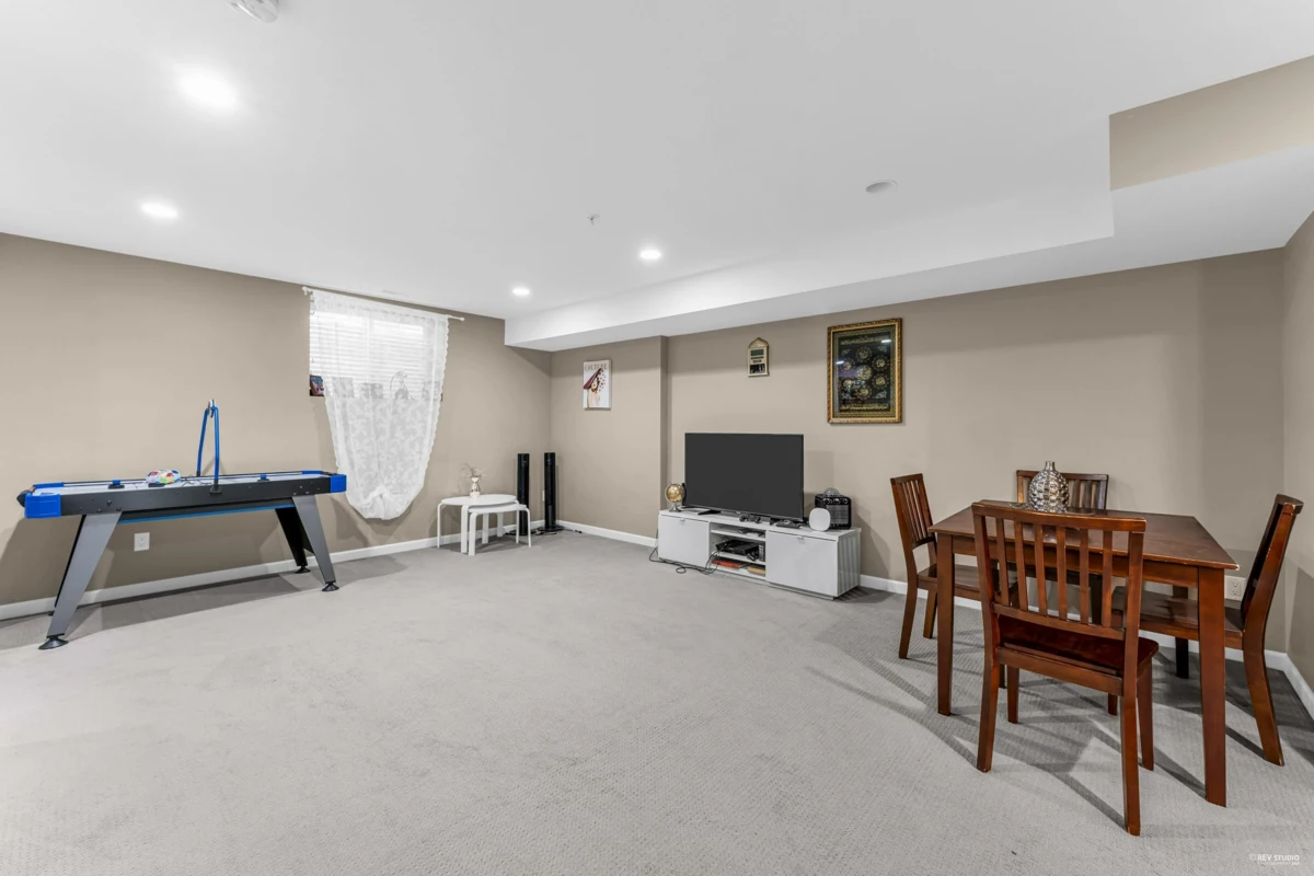 Front Yard Photo of 6940 208a Street, Langley, BC