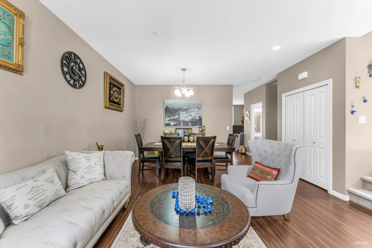 Kitchen Island Photo of 6940 208a Street, Langley, BC