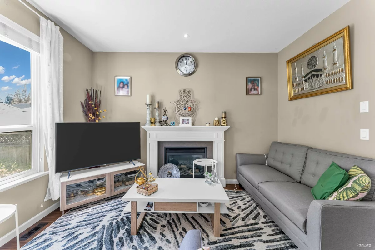 Primary Bathroom Photo of 6940 208a Street, Langley, BC