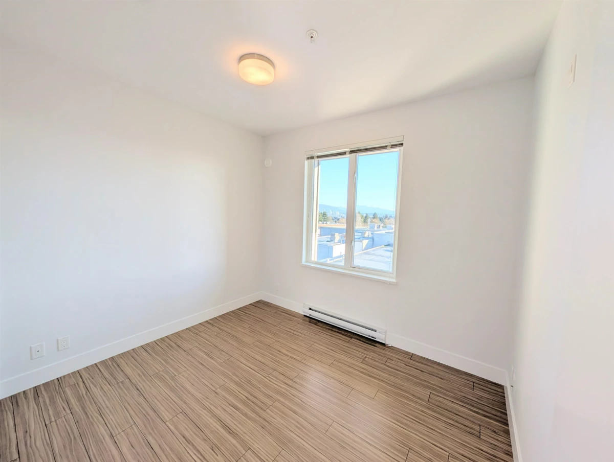 Walk-In Closet Photo of PH15 5355 Lane Street, Burnaby, BC