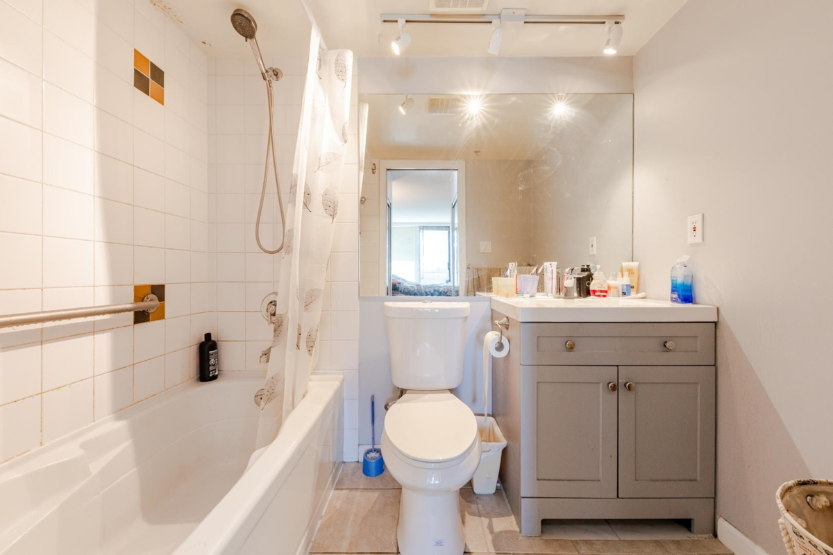 Basement Recreation Room Photo of 708 8180 Granville Avenue, Richmond, BC