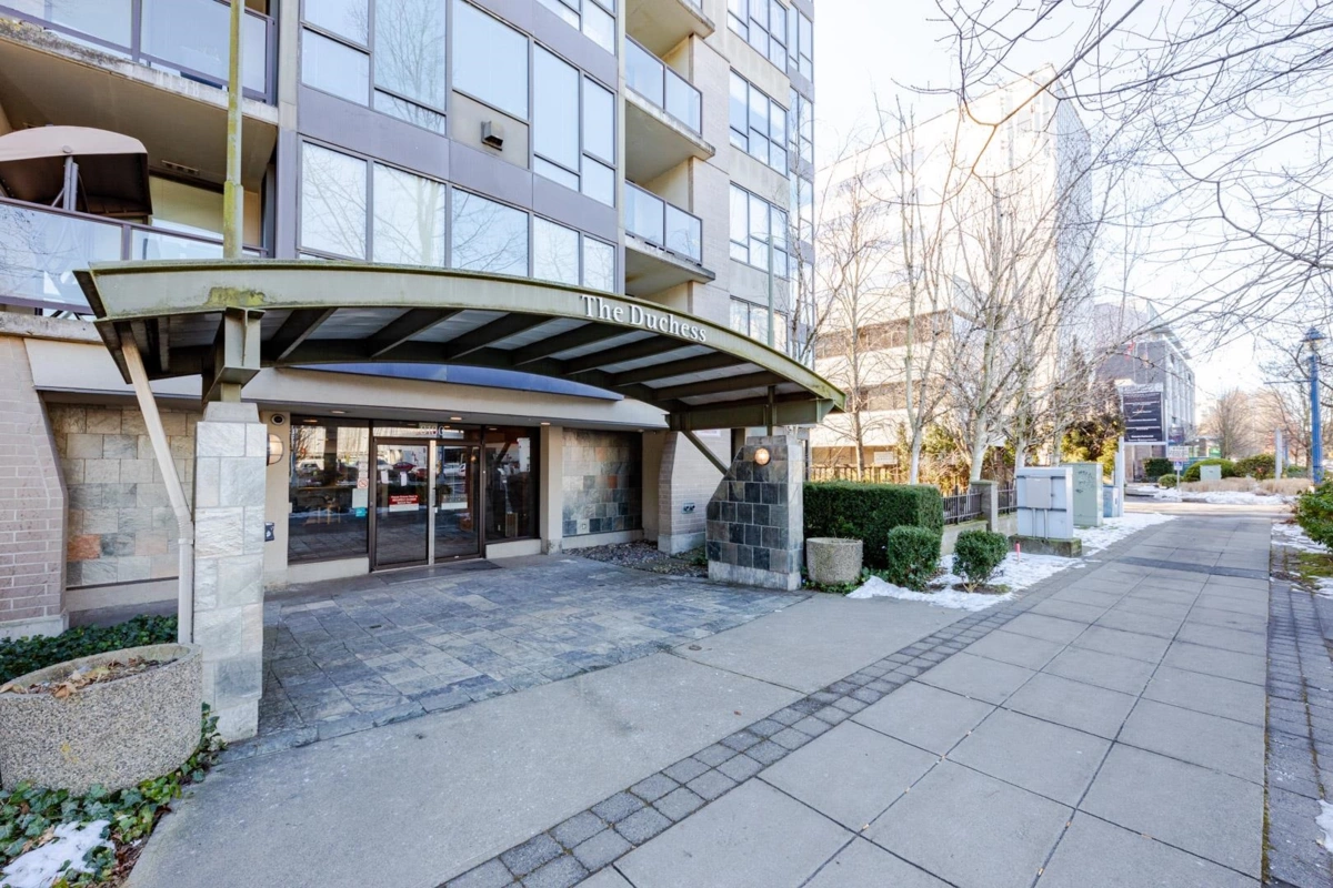 Family Room Photo of 708 8180 Granville Avenue, Richmond, BC